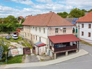 Prodej komerční nemovitosti, Střemy, 410 m2