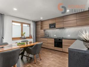 Prodej rodinného domu, Velké Bílovice, nám. Osvoboditelů, 350 m2