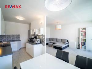 Prodej bytu 4+1, Praha - Řepy, Španielova, 90 m2