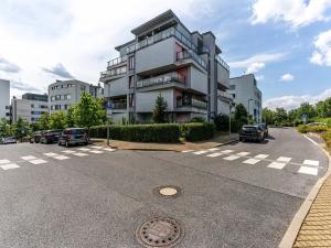 Pronájem garážového stání, Praha - Vokovice, Tibetská, 12 m2