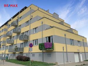 Pronájem bytu 1+kk, Kladno, Jaroslava Holečka, 34 m2