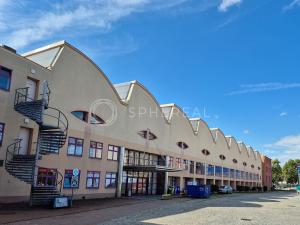 Pronájem kanceláře, Brno - Židenice, Olomoucká, 1000 m2