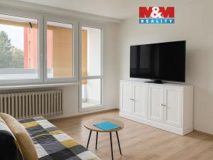 Pronájem bytu 3+1, Praha - Prosek, Zárybská, 60 m2