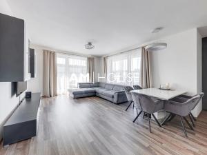 Pronájem bytu 4+kk, Praha - Vysočany, Smržových, 100 m2