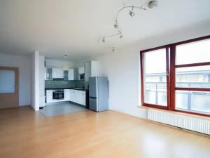 Pronájem bytu 2+kk, Praha - Vysočany, Jana Přibíka, 59 m2