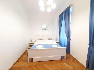 Pronájem bytu 2+kk, Praha - Nové Město, Ostrovní, 43 m2