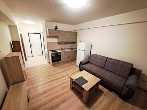Pronájem bytu 1+kk, Praha - Radotín, Vrážská, 28 m2