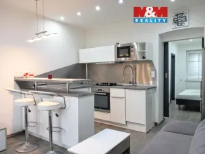 Pronájem bytu 2+1, Karlovy Vary - Dvory, 1. máje, 28 m2