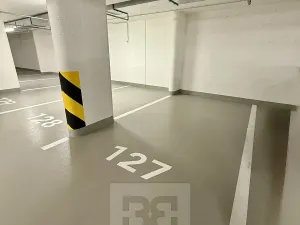 Pronájem garážového stání, Praha - Hloubětín, Poděbradská, 15 m2