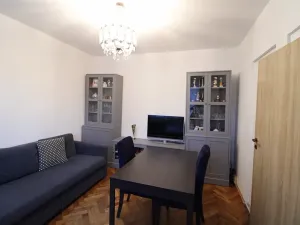 Prodej bytu 3+1, Karlovy Vary, Krymská, 68 m2