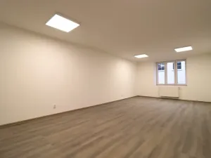 Pronájem kanceláře, Modřice, Brněnská, 34 m2