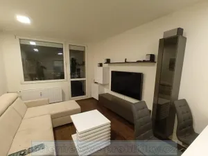 Pronájem bytu 2+kk, Praha - Kobylisy, Frýdlantská, 44 m2