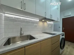 Pronájem bytu 1+1, Praha - Smíchov, Radlická, 28 m2