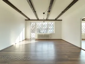 Pronájem bytu 3+1, Praha - Podolí, Jeremenkova, 90 m2