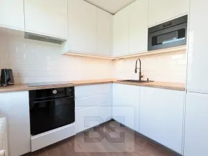 Pronájem bytu 3+kk, Praha - Kobylisy, Paláskova, 59 m2