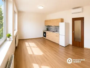 Pronájem bytu 1+kk, Brno, Košuličova, 41 m2