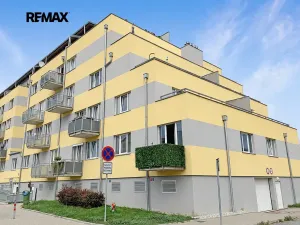 Pronájem garážového stání, Kladno, Jaroslava Holečka, 10 m2