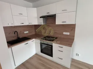 Pronájem bytu 2+kk, Plzeň, Plzenecká, 42 m2