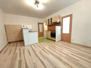 Pronájem bytu 2+kk, Brno, Jana Uhra, 36 m2