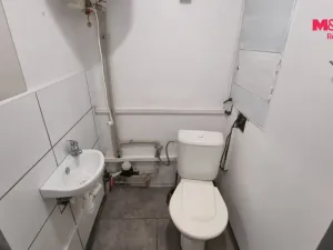 Pronájem obchodního prostoru, Český Těšín, Nádražní, 18 m2