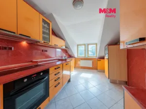 Prodej bytu 3+1, Ostrov, Masarykova, 87 m2