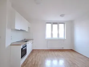 Pronájem bytu 2+kk, Praha - Holešovice, Malá Plynární, 36 m2