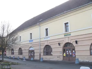 Pronájem obchodního prostoru, Hradec Králové, Československé armády, 52 m2