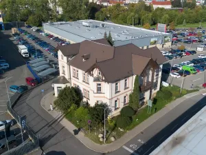 Pronájem kanceláře, Jičín, 17. listopadu, 688 m2