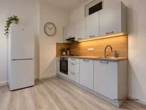 Pronájem bytu 2+1, Praha, Jaurisova, 71 m2