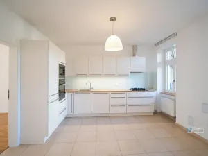Pronájem bytu 2+1, Praha - Žižkov, Štítného, 73 m2