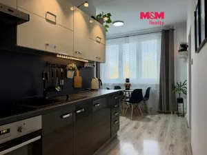 Prodej bytu 3+1, Postoloprty, Jiráskovo náměstí, 67 m2