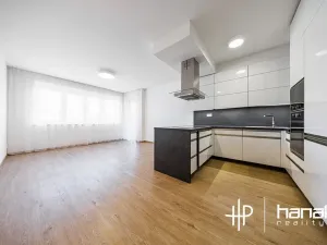 Pronájem bytu 2+kk, Olomouc, Šantova, 68 m2