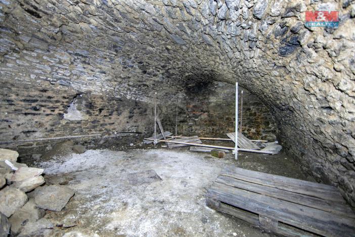 Prodej zemědělské usedlosti, Bor, náměstí Republiky, 247 m2