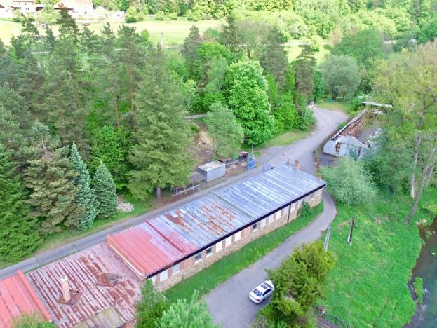 Prodej výrobních prostor, Skryje, 3000 m2