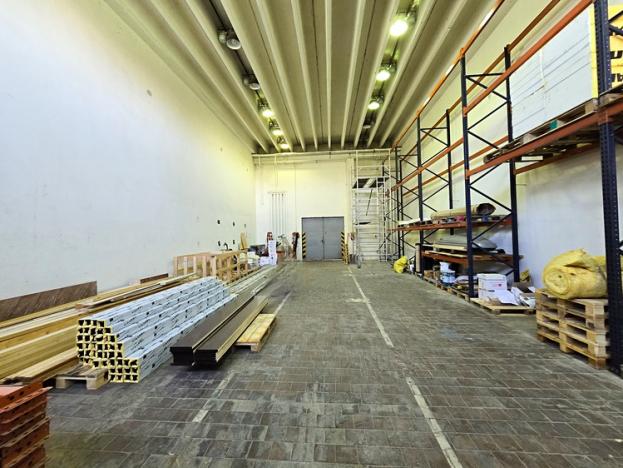 Pronájem skladu, Zlín, třída 3. května, 211 m2