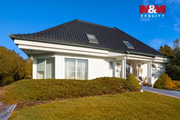 Prodej rodinného domu, Třebestovice, V zákruží, 280 m2