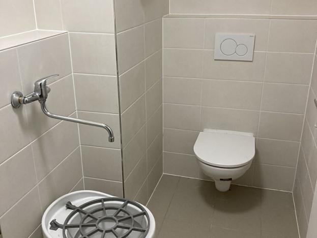 Prodej obchodního prostoru, Praha - Dolní Počernice, Černodolská, 101 m2