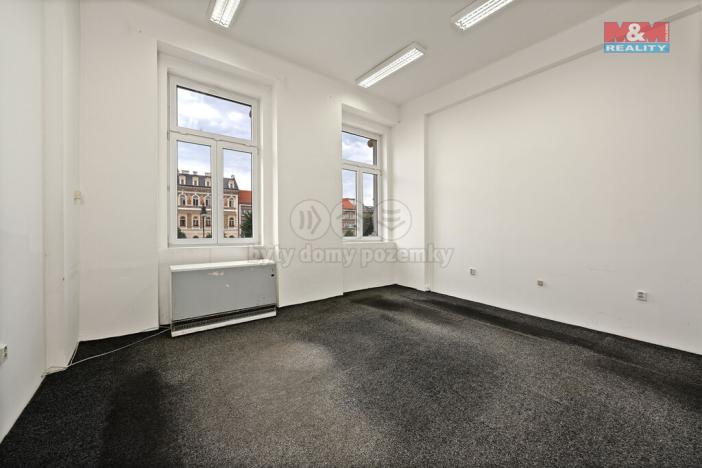 Pronájem kanceláře, Louny, Mírové náměstí, 18 m2