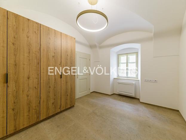 Pronájem bytu 1+kk, Praha - Malá Strana, Nosticova, 43 m2