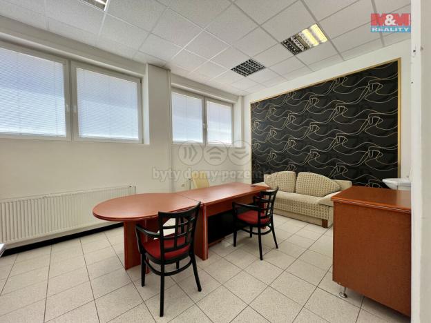 Pronájem obchodního prostoru, Krnov - Pod Bezručovým vrchem, Sv. Ducha, 21 m2