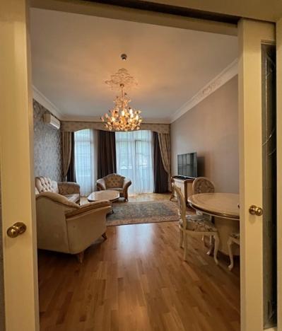 Prodej bytu 4+1, Karlovy Vary, Divadelní náměstí, 145 m2