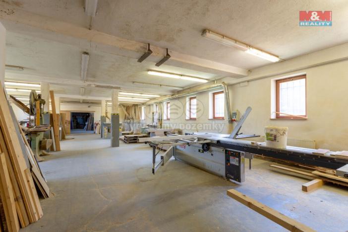 Prodej výrobních prostor, Valšov, 2000 m2