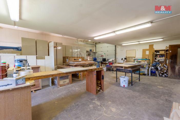 Prodej výrobních prostor, Valšov, 2000 m2