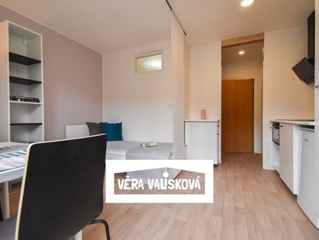 Pronájem bytu 1+kk, Kroměříž, Stoličkova, 28 m2