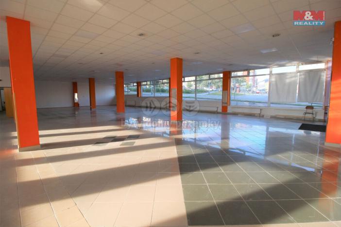 Pronájem obchodního prostoru, Žďár nad Sázavou - Žďár nad Sázavou 1, nám. Republiky, 500 m2