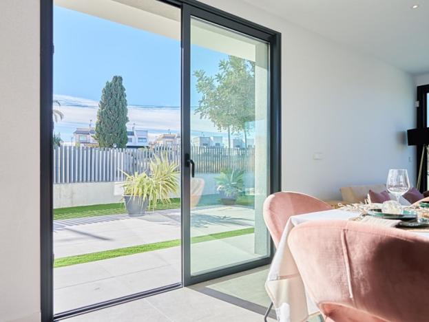 Prodej rodinného domu, Gimenells i el Pla de la Font, Španělsko, 251 m2