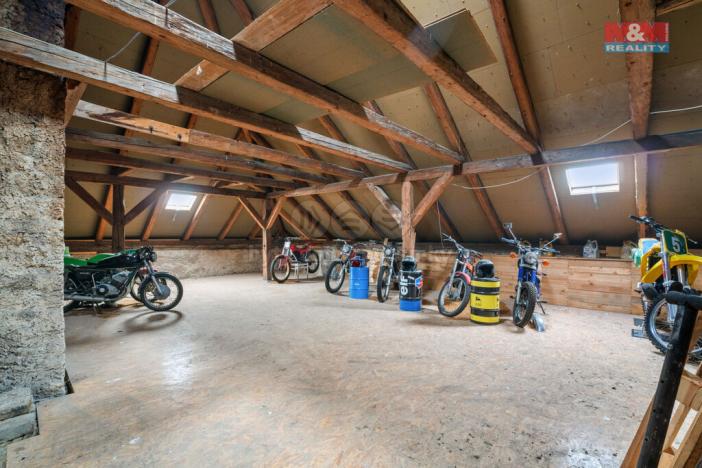 Prodej rodinného domu, Povrly, Český Bukov, 580 m2