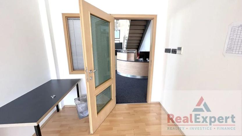 Pronájem kanceláře, Praha - Braník, Zelený pruh, 294 m2