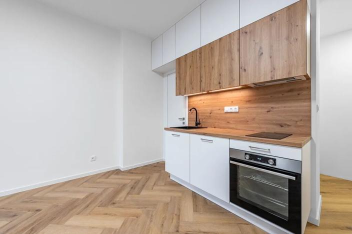 Pronájem bytu 1+kk, Praha - Vršovice, Karpatská, 26 m2