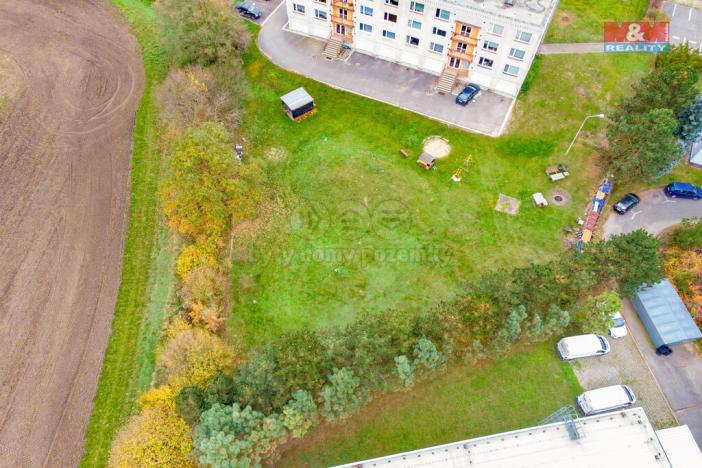 Prodej komerčního pozemku, Hradec Králové, 715 m2